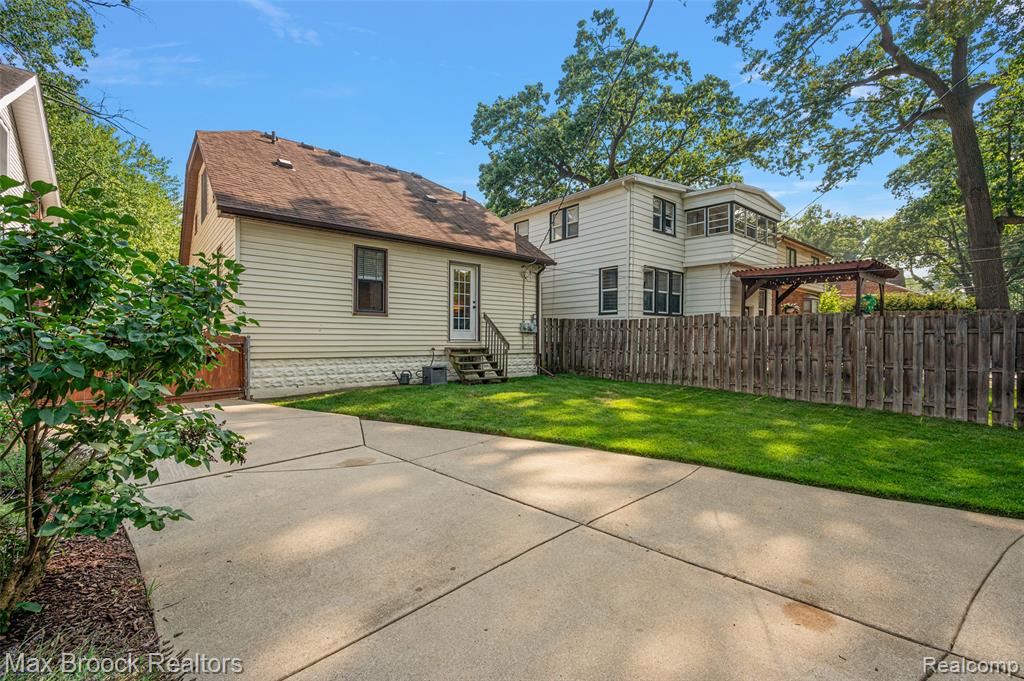 47 Wellesley Drive, Pleasant Ridge, MI — Photo 30