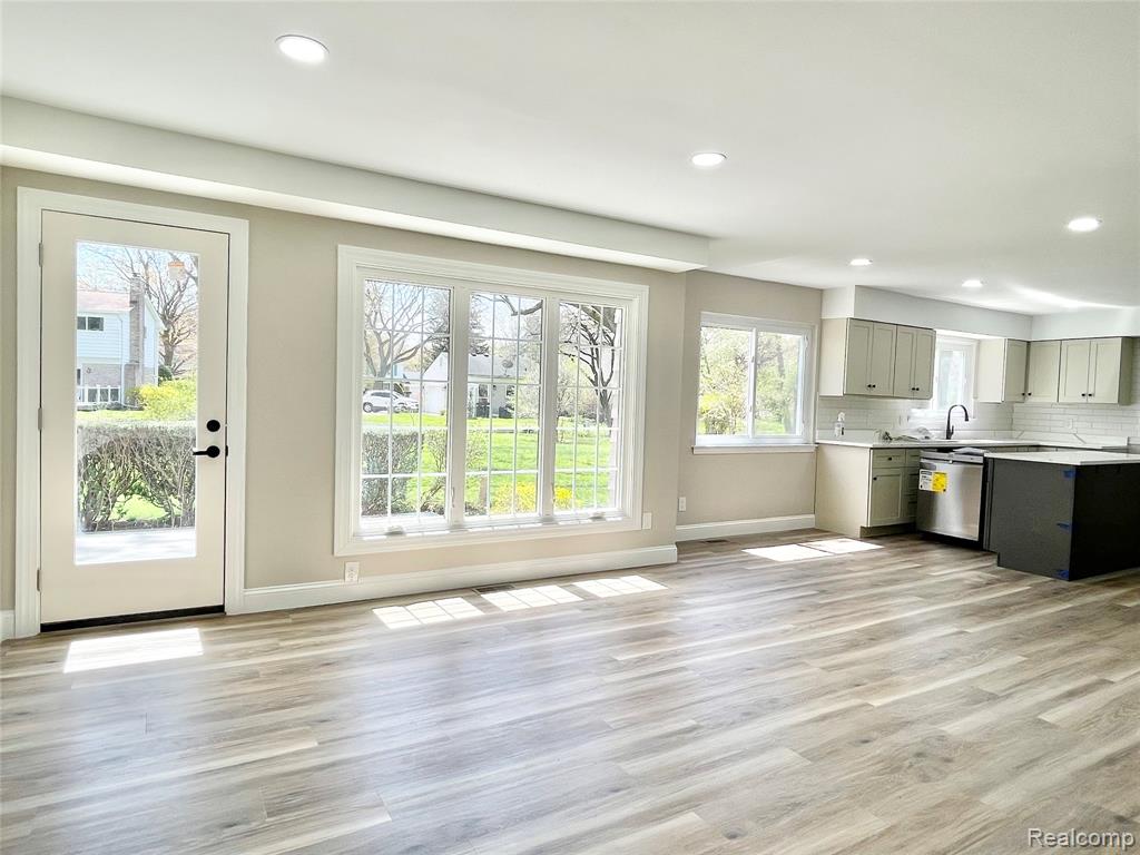 600 SEDGEFIELD Drive, Bloomfield Hills, MI 48304 — Photo 12