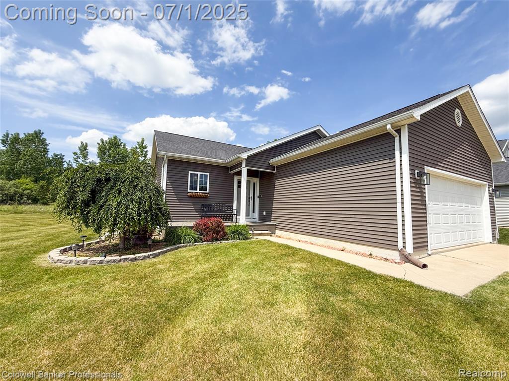 9391 Sunrise Lane, Davison, MI 48423 — front exterior