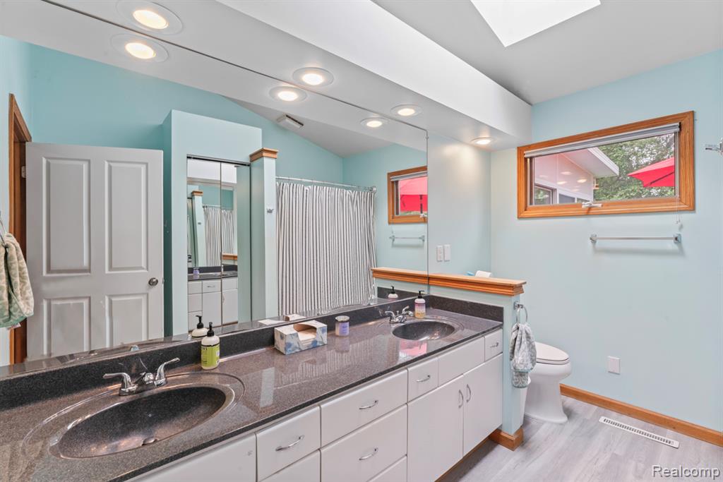 6242 Bedford Avenue, Flint, MI 48507 — Photo 24
