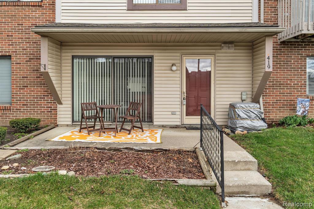 419 WATER TOWER Circle, Brighton, MI 48116 — Photo 4