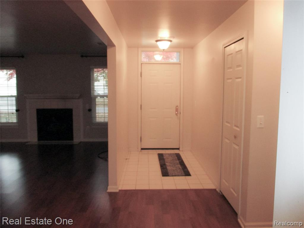 44982 Marigold Drive, Sterling Heights, MI 48314 — Photo 2
