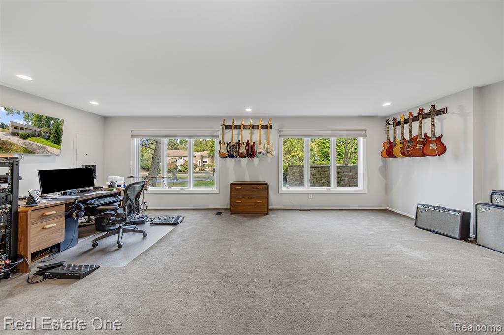 4261 Lakeridge Court, Bloomfield Hills, MI 48302 — Photo 53