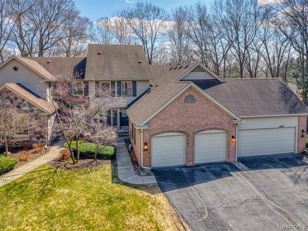 4584 GOLF VIEW Drive, Brighton, MI 48116 — front exterior