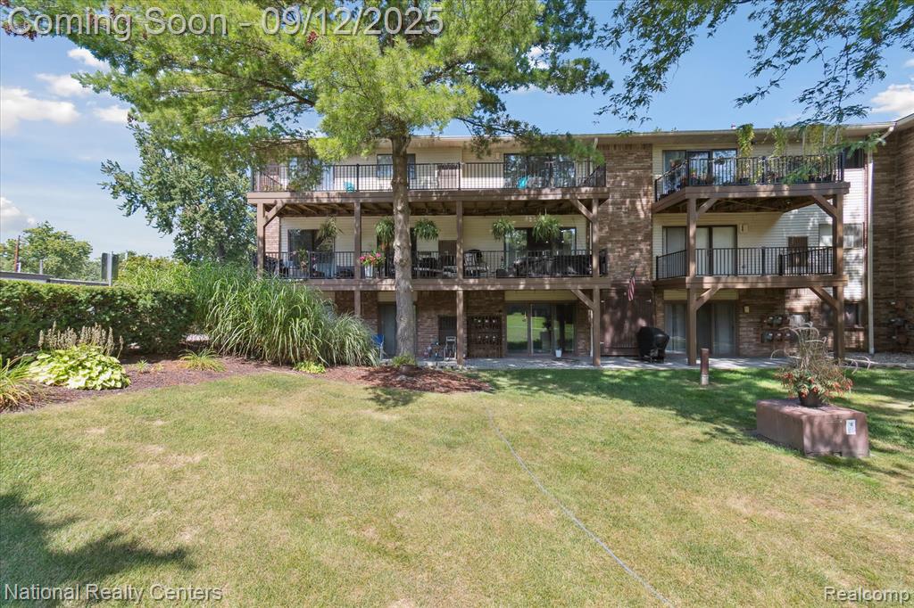 895 S Pontiac Trail, Walled Lake, MI 48390 — Photo 31