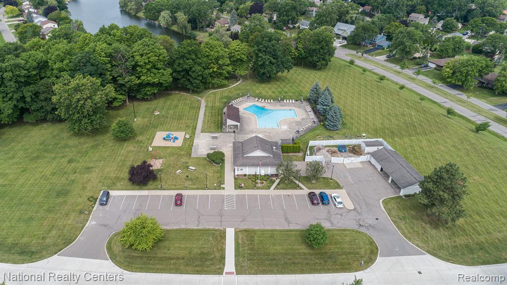39525 VILLAGE WOOD Road, Novi, MI — Photo 31