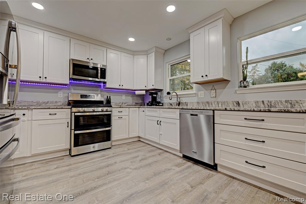 742 Marion Drive, Holly, MI 48442 — Photo 12