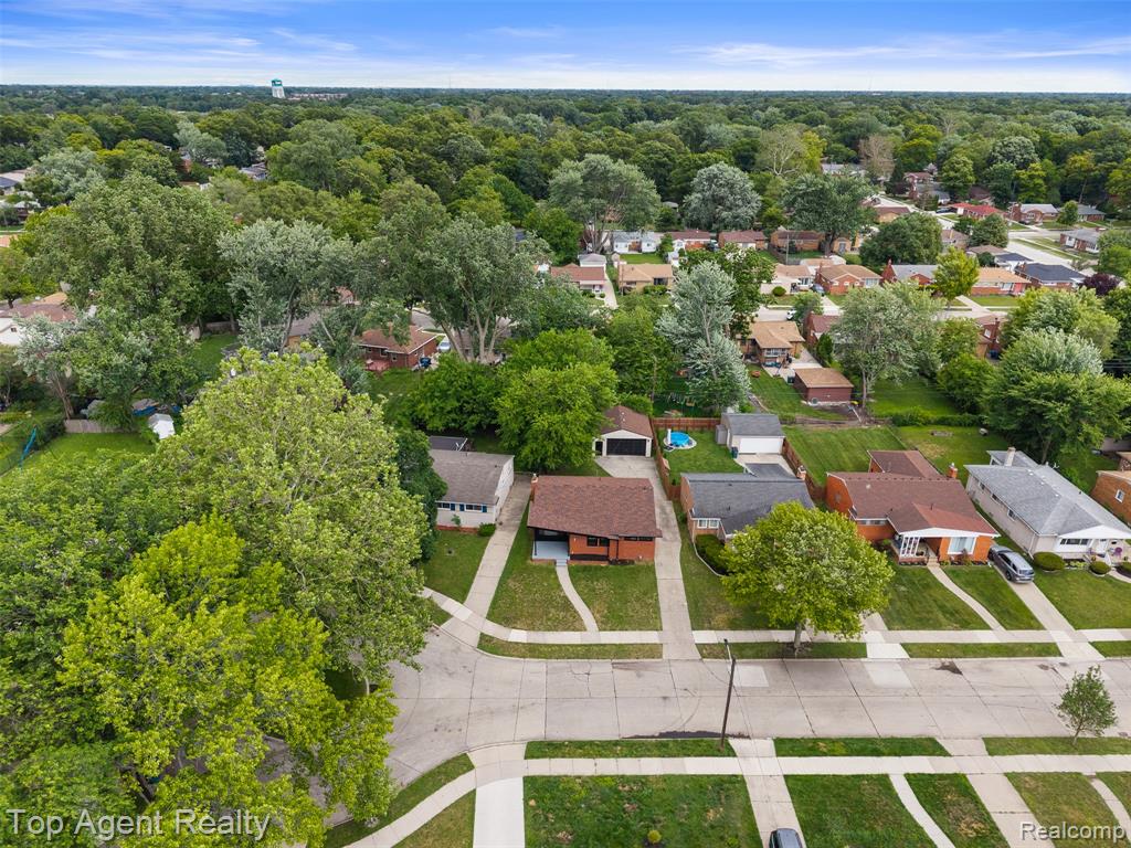 24300 Seneca Street, Oak Park, MI 48237 — Photo 43