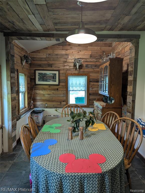 9084 Hartland Road, Fenton, MI 48430 — Photo 8