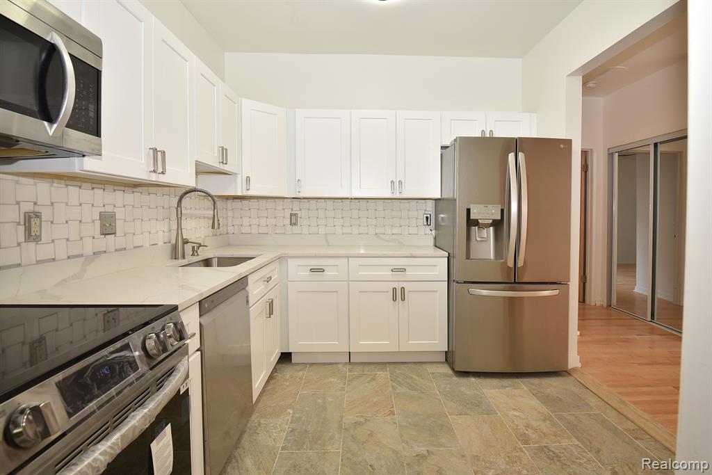 29439 LAUREL Drive, Farmington Hills, MI 48331 — Photo 13