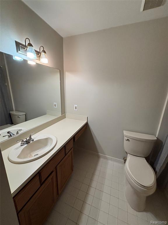 7751 LAKE RIDGE DR UNIT 28, Waterford, MI 48327 — Photo 8