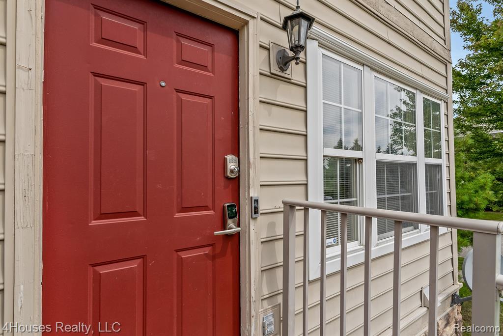 654 LYDIA Lane, Pontiac, MI 48341 — Photo 4