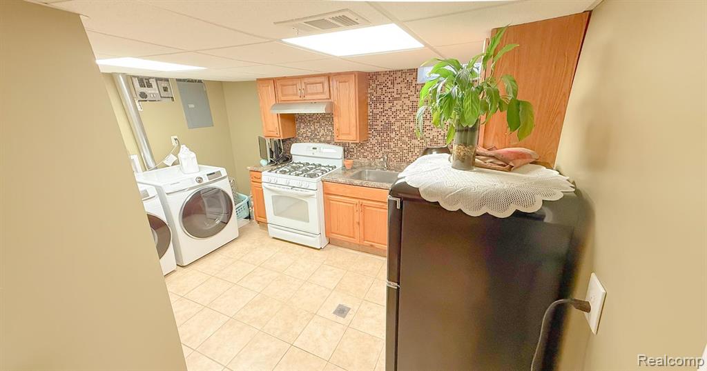 5728 Nightingale Street, Dearborn Heights, MI 48127 — Photo 18