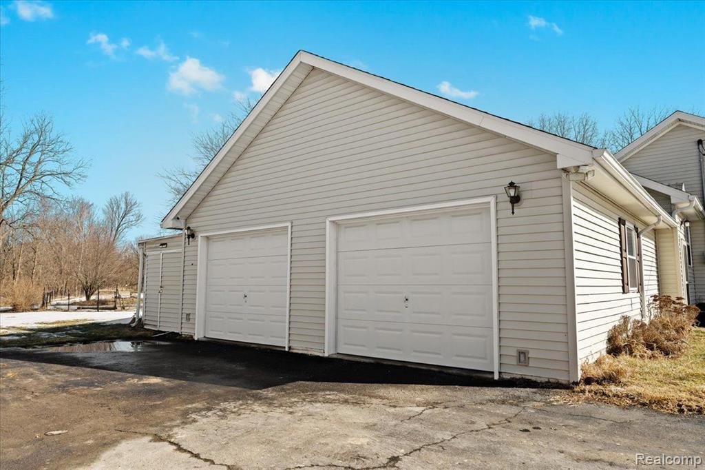 10772 ODELL Road, Fowlerville, MI 48836 — Photo 5