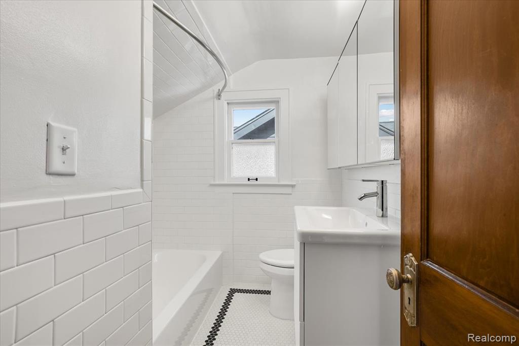 522 N Washington Avenue, Royal Oak, MI 48067 — Photo 16
