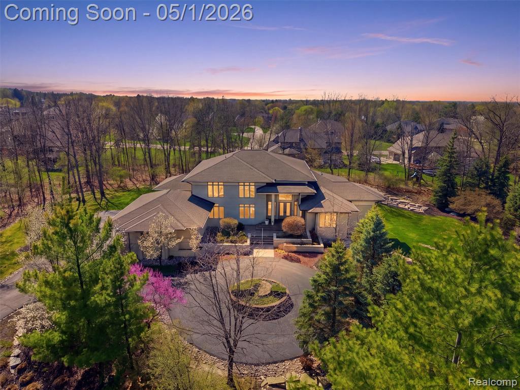 8390 Warwick Groves Court, Grand Blanc, MI 48439