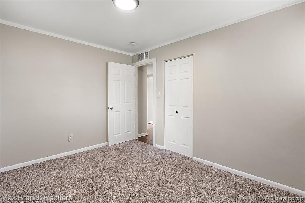 41 E Madge Avenue, Hazel Park, MI 48030 — Photo 13