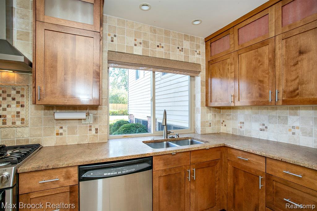 4298 Cherrywood Drive, Troy, MI 48098 — Photo 18