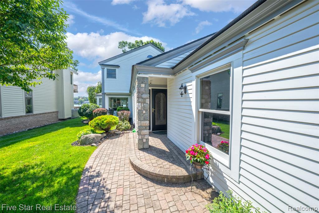 8931 Edgewood Park Drive, Commerce Twp, MI 48382 — Photo 4