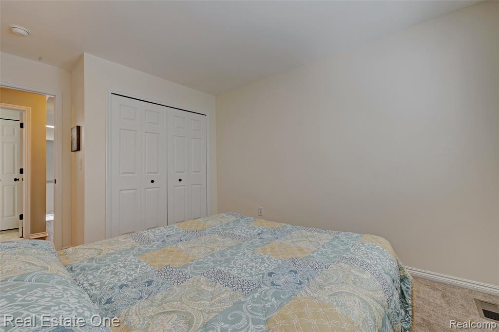 545 Sandhurst Street, Oxford, MI 48371 — Photo 33
