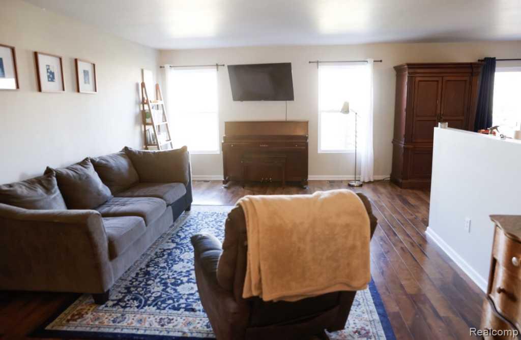 882 Primrose Lane, Milan, MI 48160 — Photo 5