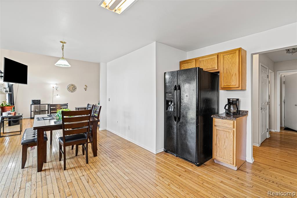 805 Columbia Drive, Flint, MI 48503 — Photo 18