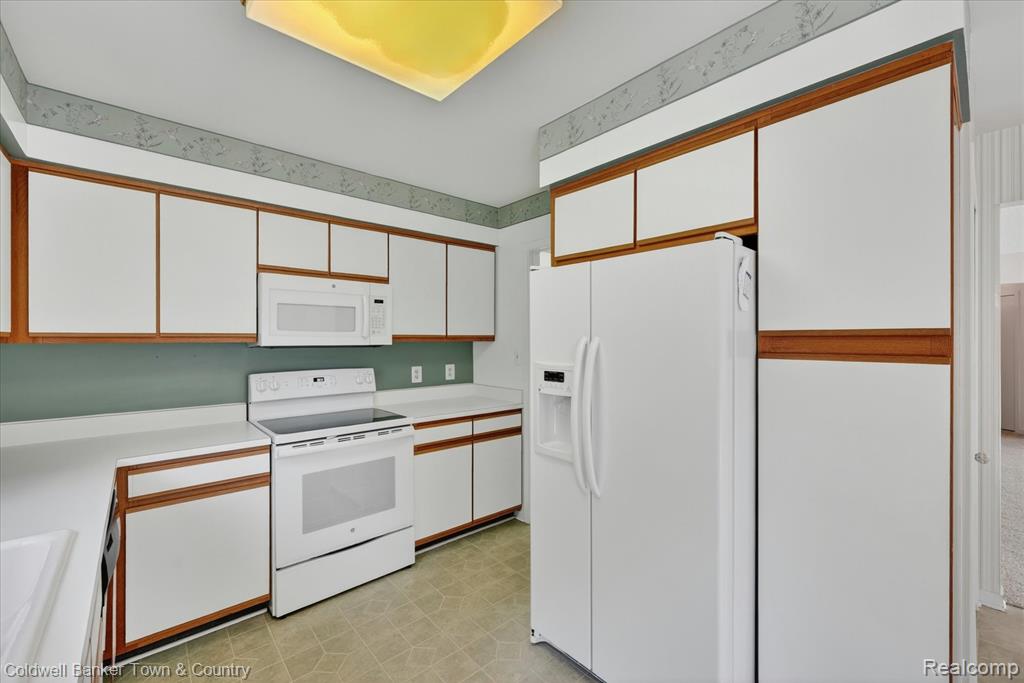 6172 Westbrooke Drive, West Bloomfield, MI — Photo 29