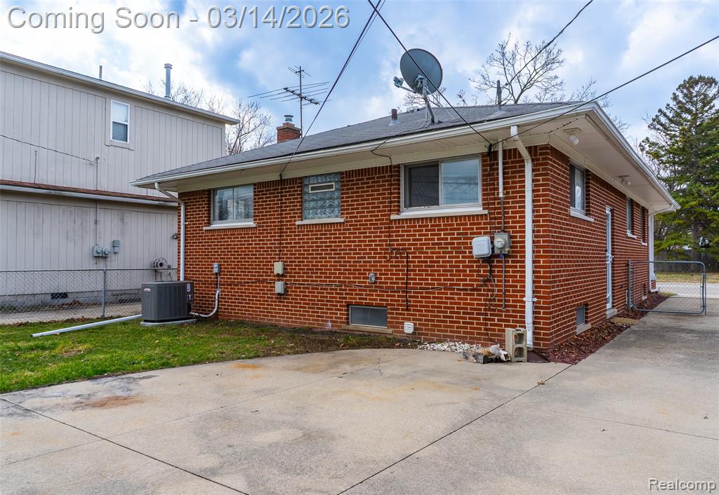 22824 Donald Avenue, Eastpointe, MI 48021 — Photo 34