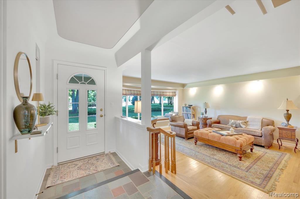 6875 Hubbard Road, Clarkston, MI 48348 — Photo 24
