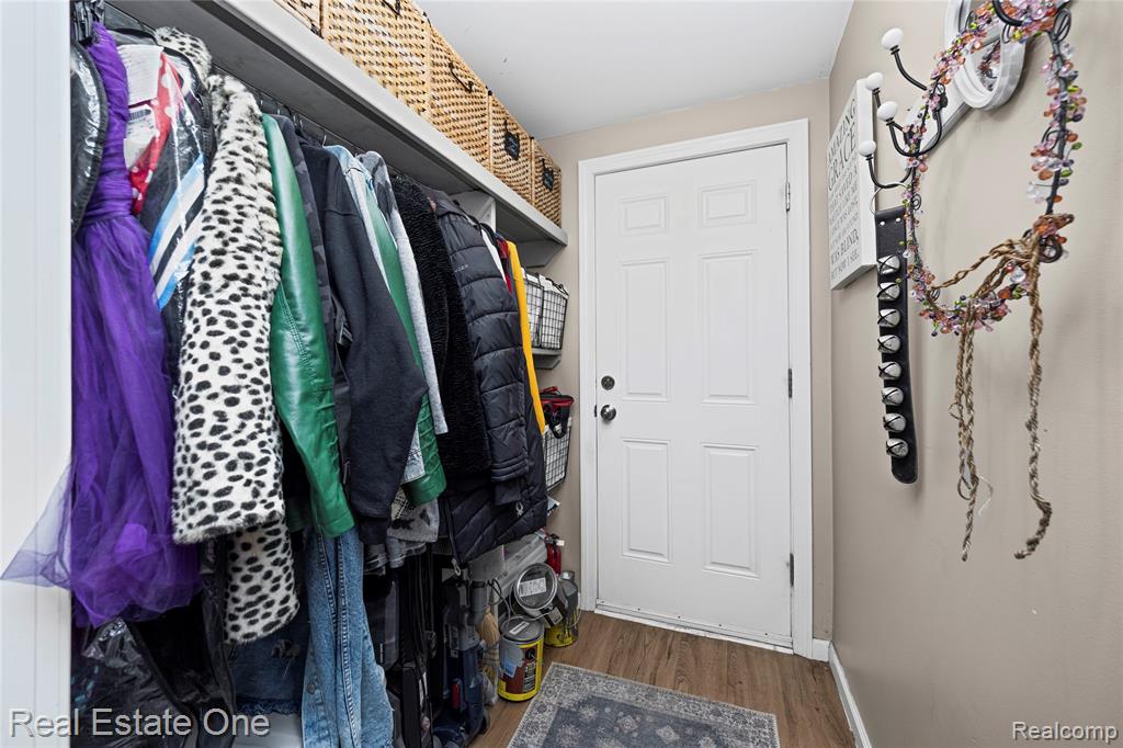 881 Tyrone Avenue, Waterford, MI 48328 — Photo 26