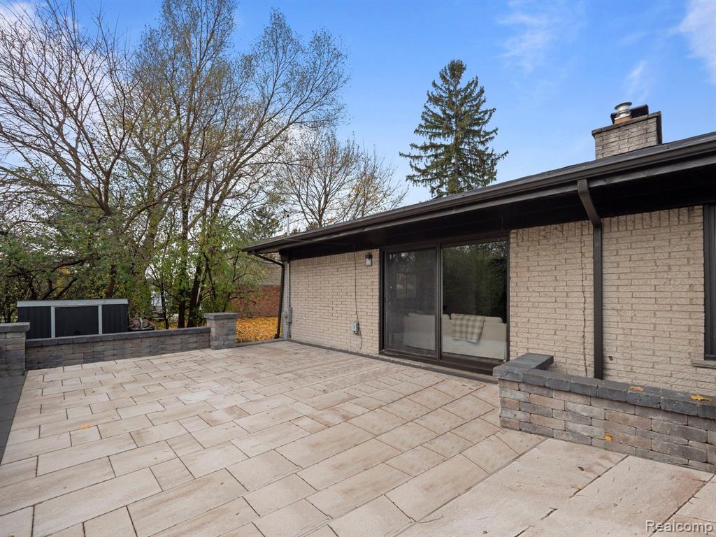 7011 WHITE PINE Drive, Bloomfield Hills, MI 48301 — Photo 24