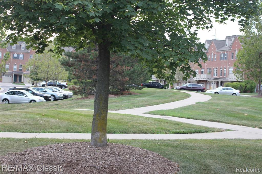 39773 ROCKCREST Circle, Northville, MI — Photo 38