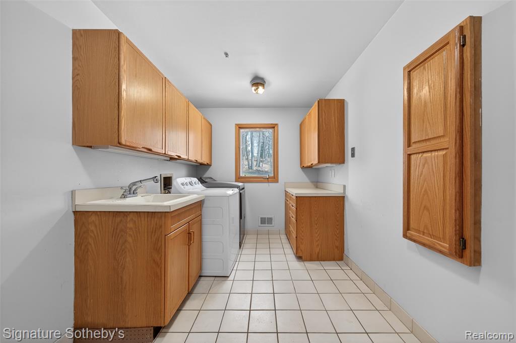 2131 Birchwood Way, Bloomfield Hills, MI 48302 — Photo 26