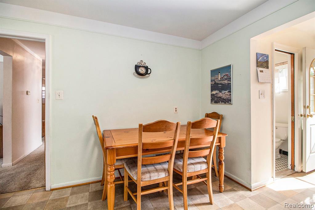 9592 SARASOTA, Redford, MI 48239 — Photo 7