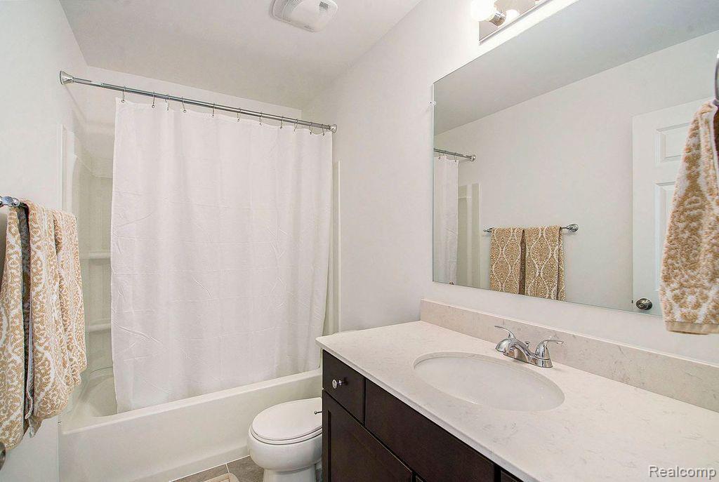 6731 CROSSOVER Lane, Ypsilanti, MI 48197 — Photo 10