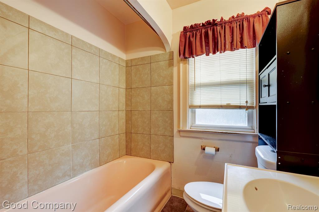 8339 CARRIE Street, Detroit, MI 48211 — Photo 10