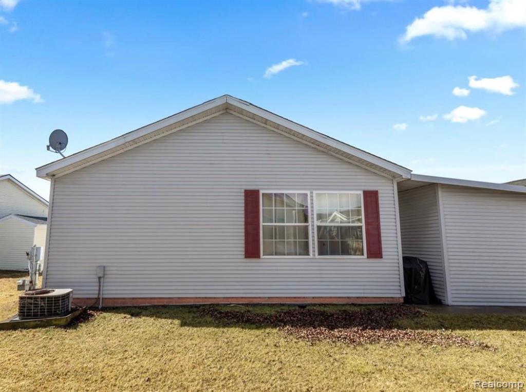 45288 Burgundy Drive, Macomb, MI 48044 — Photo 22