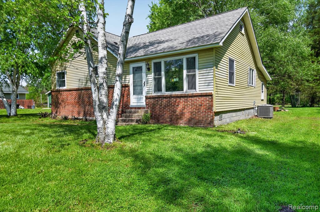 3660 Keewahdin Road, Fort Gratiot, MI 48059 — Photo 3