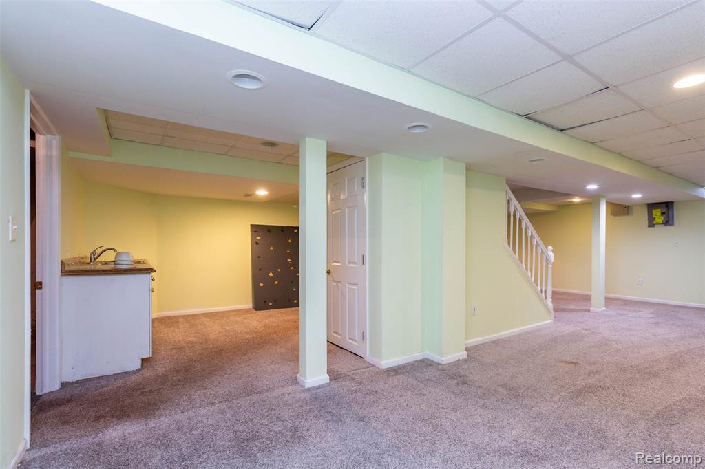 40945 Justin Drive, Sterling Heights, MI 48310 — Photo 38