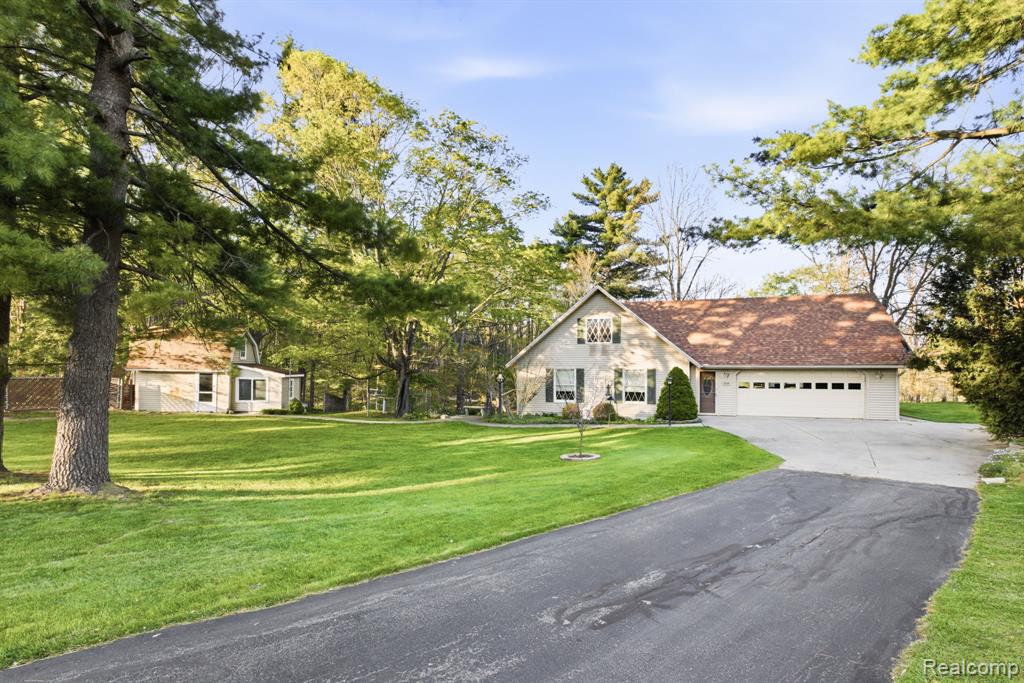 5208 N Hillcrest Drive, MI 48049 — Photo 2
