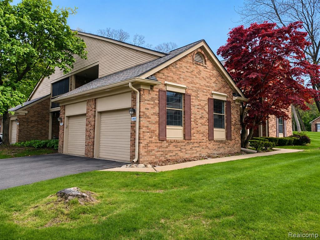 29539 Pine Ridge Circle, Farmington Hills, MI 48331 — Photo 3