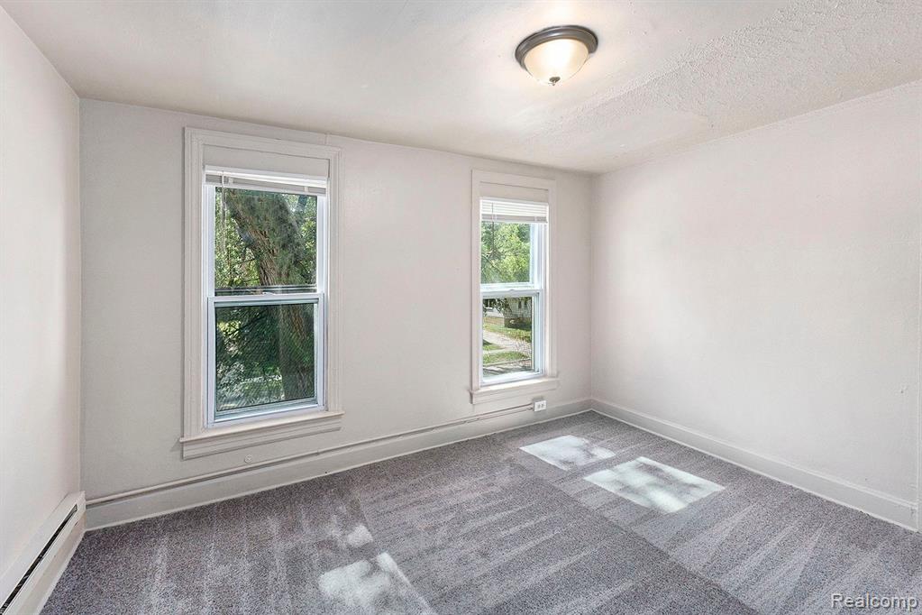 8425 CHALMERS Avenue, Warren, MI 48089 — Photo 9