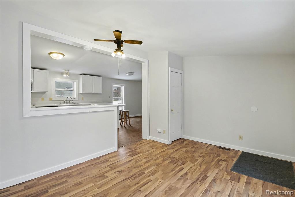1295 W Cook Road, Grand Blanc, MI, 48439