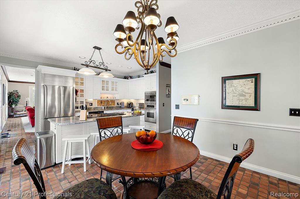 Casual Dining Area