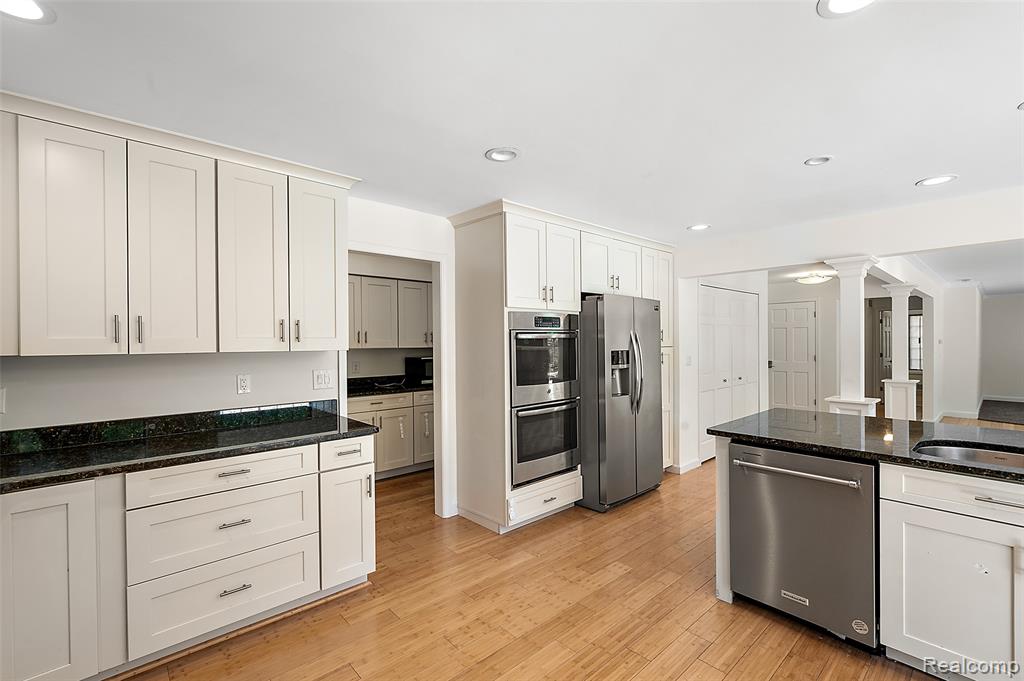 5353 W Bloomfield Lake Road, West Bloomfield, MI 48323 — Photo 19