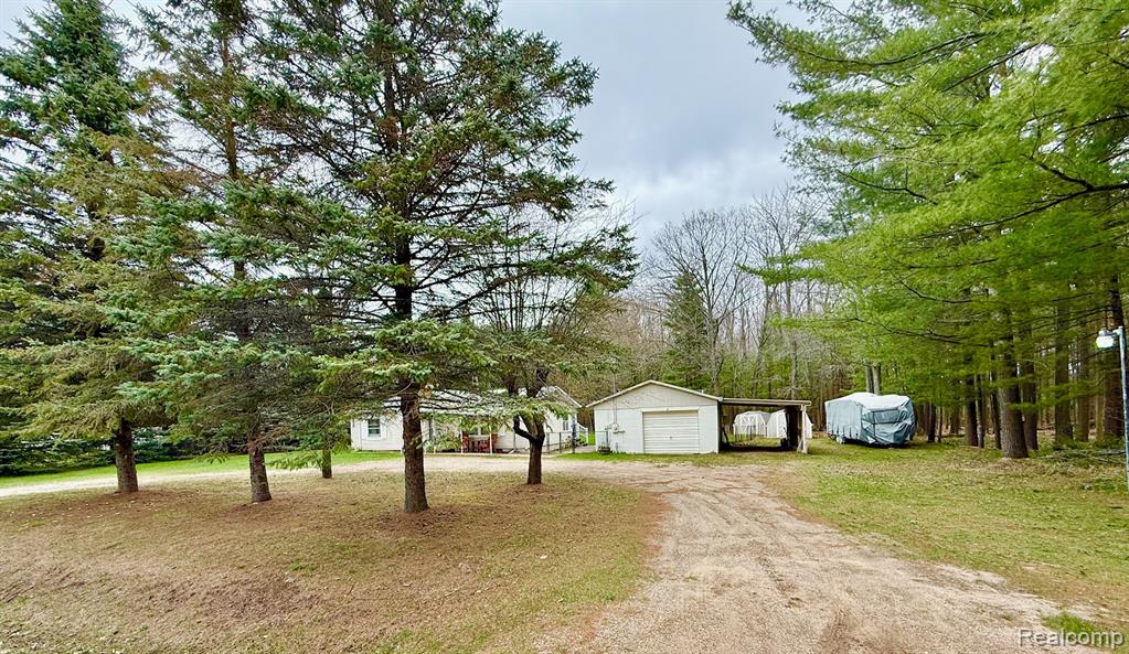 1851 S Loxley Road, Houghton Lake, MI 48629 — Photo 2