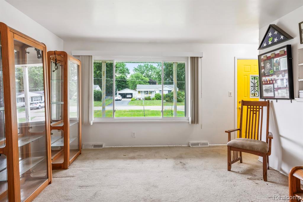 4436 Carmanwood Drive, Flint, MI 48507 — Photo 8