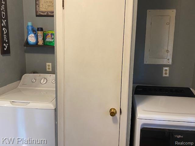 558 Myrtlewood Street, Marysville, MI 48040 — Photo 14