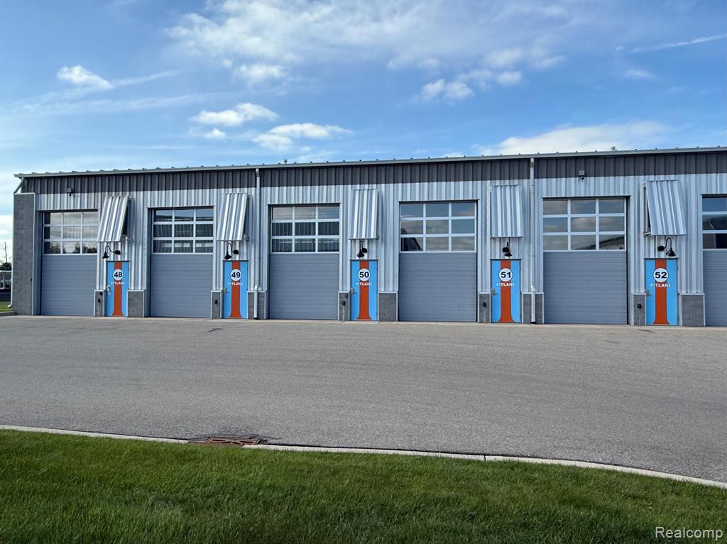 50 PIT Lane, Pontiac, MI 48341 — Photo 18