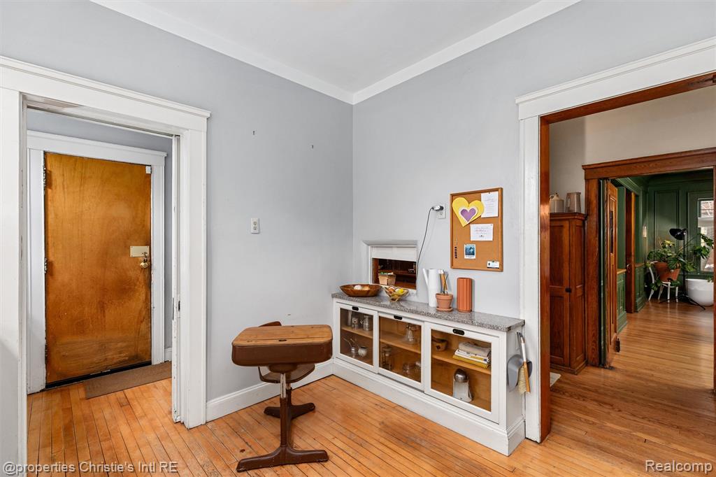 36 Longfellow Street, Detroit, MI 48202 — Photo 22